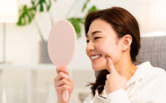 歯周病でもインプラントはできる？リスクと治療後のケアについて解説